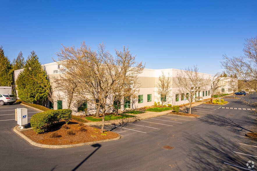 19701-19799 SW 95th Ave, Tualatin, OR for lease - Building Photo - Image 2 of 6