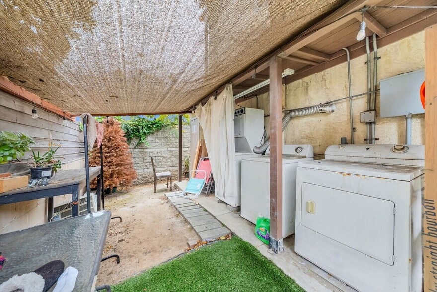 3018-20 Nimitz Blvd, San Diego, CA for sale - Building Photo - Image 3 of 21