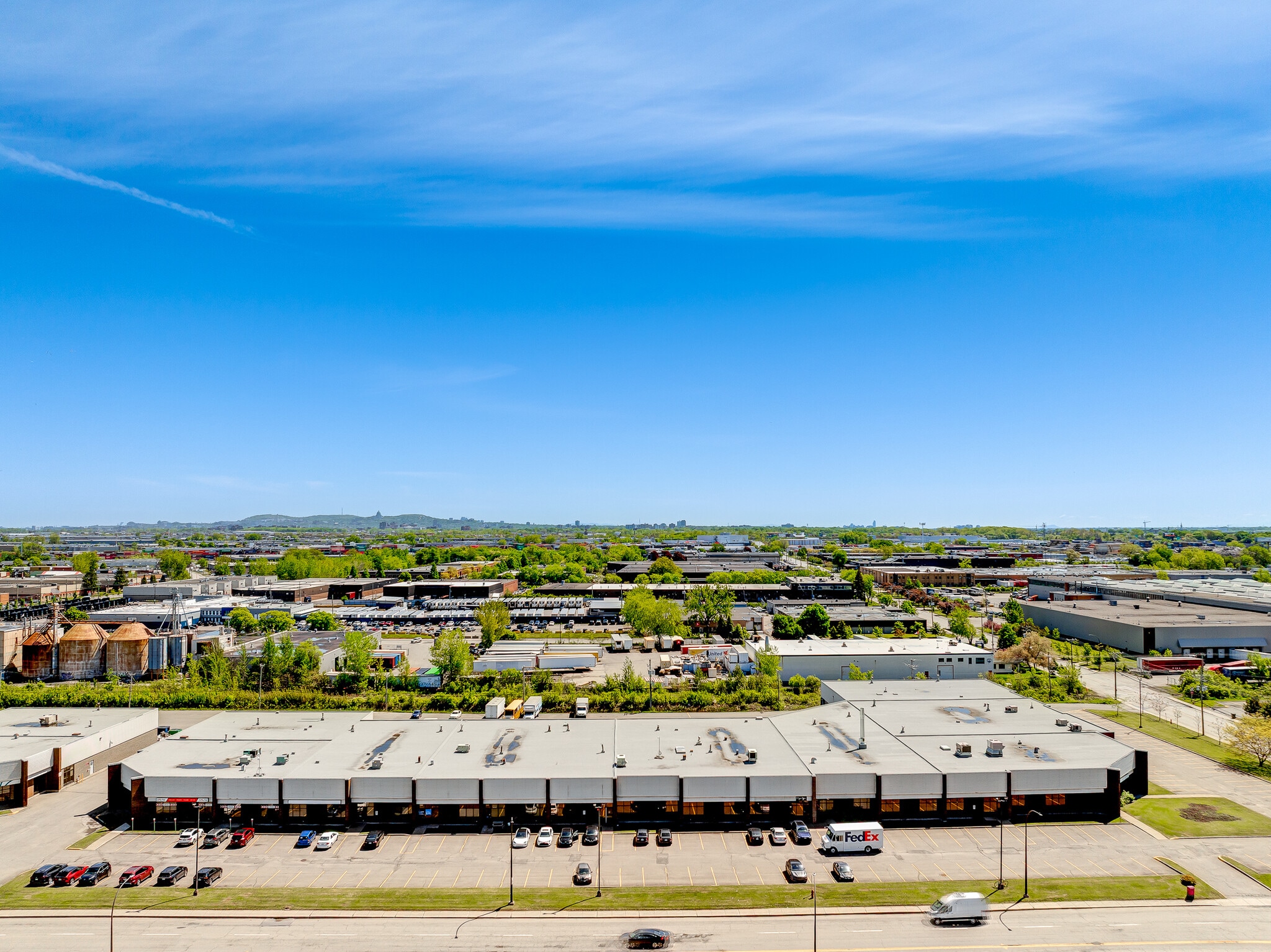 1520-1660 55e Av, Montréal, QC for lease Building Photo- Image 1 of 13