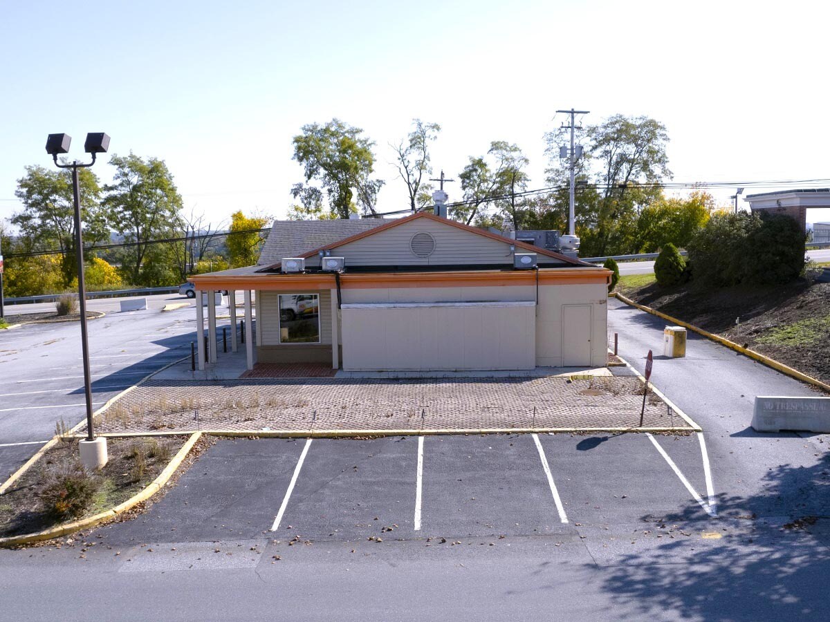 421 Enola Rd, Enola, PA 17025 Summerdale Plaza