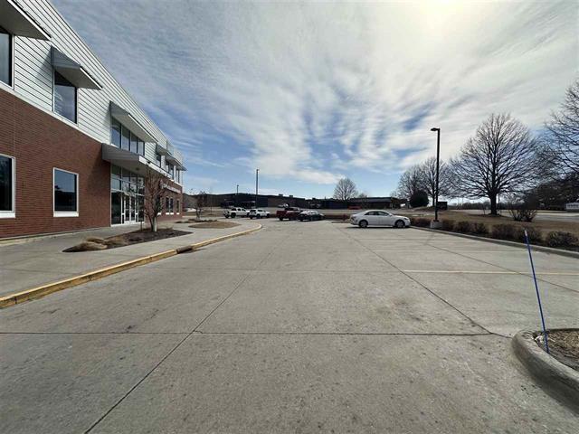 2545 N Dodge St, Iowa City, IA for lease - Building Photo - Image 3 of 5