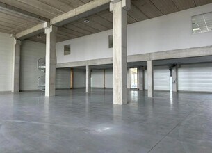 Flex in Tremblay-en-France for lease Interior Photo- Image 1 of 5