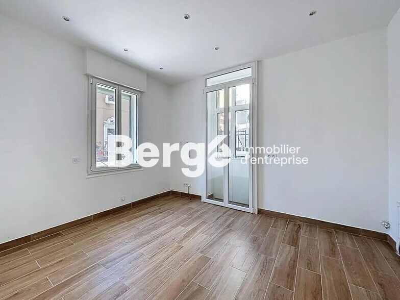 Office in Nice for lease - Interior Photo - Image 1 of 10