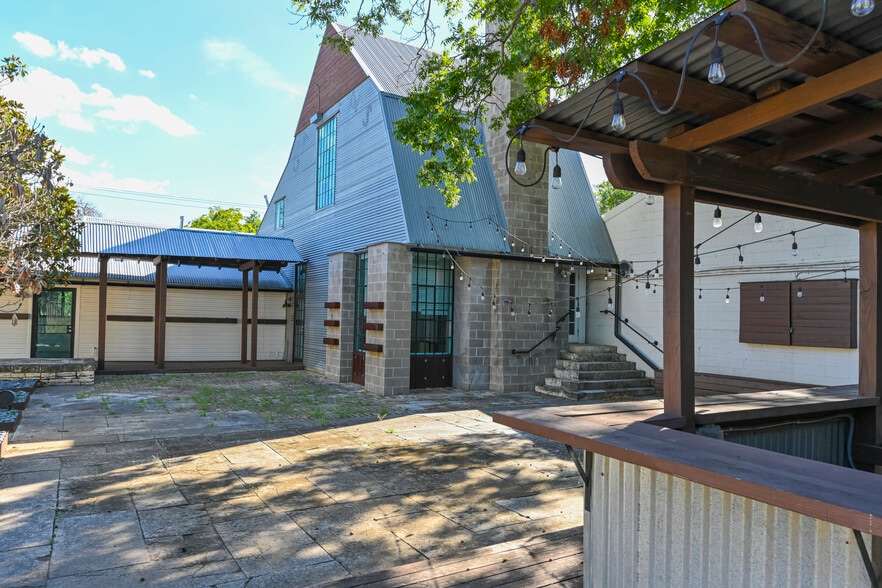 1818 W 35th St, Austin, TX for lease - Building Photo - Image 2 of 2