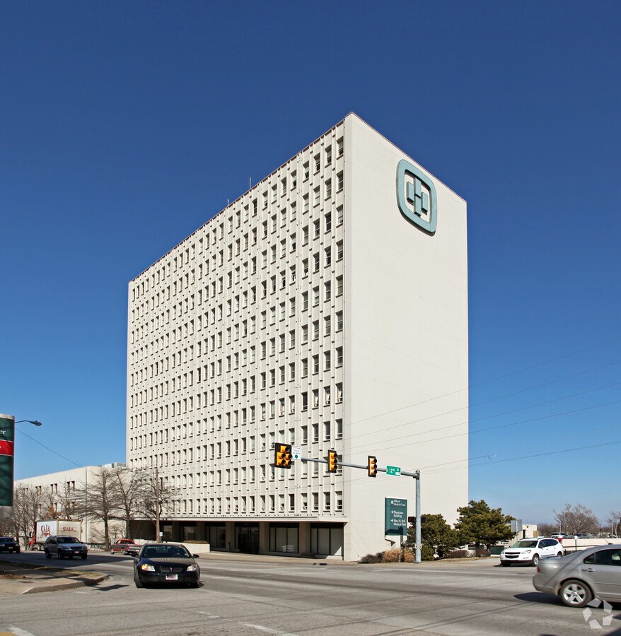 1145 S Utica Ave, Tulsa, OK 74104