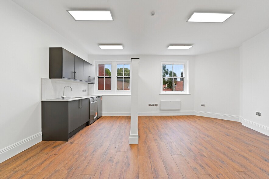 94 Kensington High St, London for lease - Interior Photo - Image 3 of 26