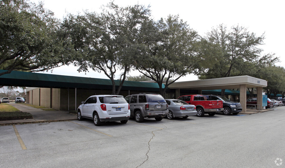 3337 Plainview St, Pasadena, TX for lease - Building Photo - Image 3 of 4