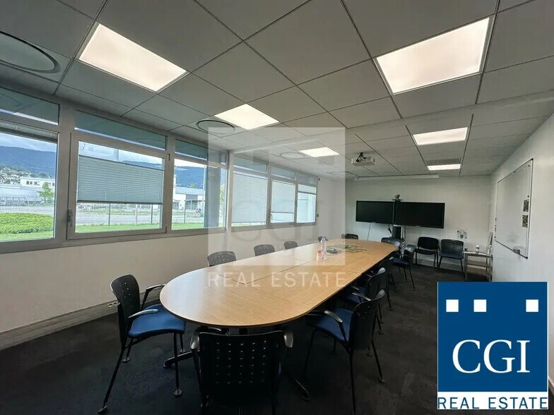 Office in La Motte-Servolex for lease - Interior Photo - Image 3 of 9