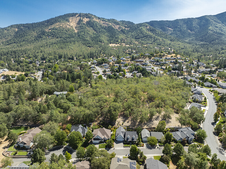 0 Rosemary Lane Ln, Grants Pass, OR for sale - Primary Photo - Image 1 of 44