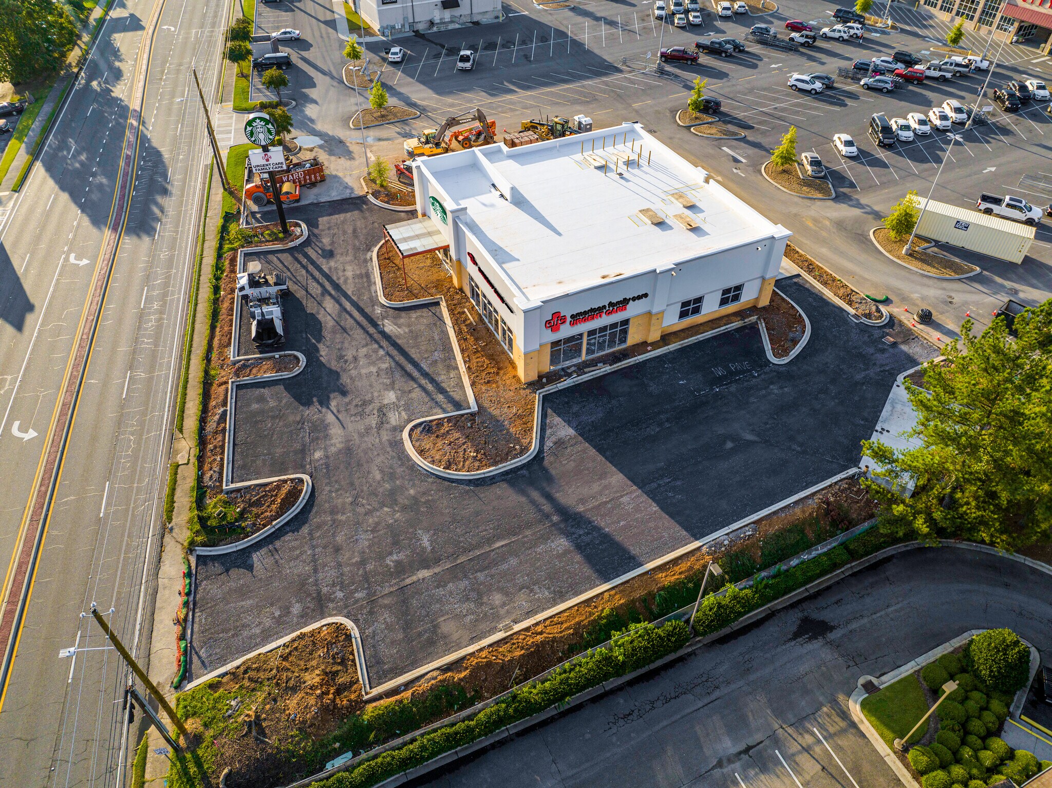 1302 W Walnut Ave, Dalton, GA 30720 Starbucks & AFC10 Yr. Leases