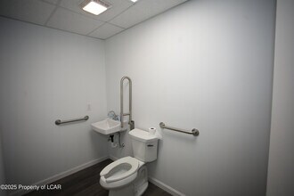 131 W 8th St, Wyoming, PA for lease Interior Photo- Image 2 of 7