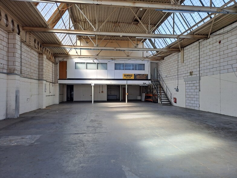 Wilbury Way, Hitchin for lease - Building Photo - Image 3 of 3
