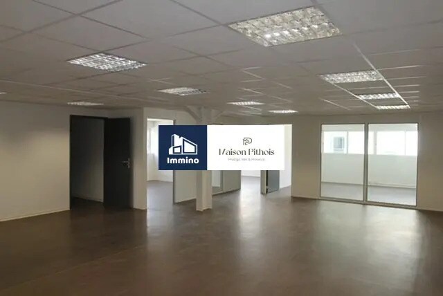 Office in Gémenos for lease - Interior Photo - Image 1 of 5