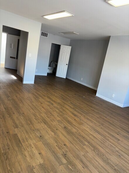 10035 W Grand Ave, Franklin Park, IL for lease - Building Photo - Image 3 of 12