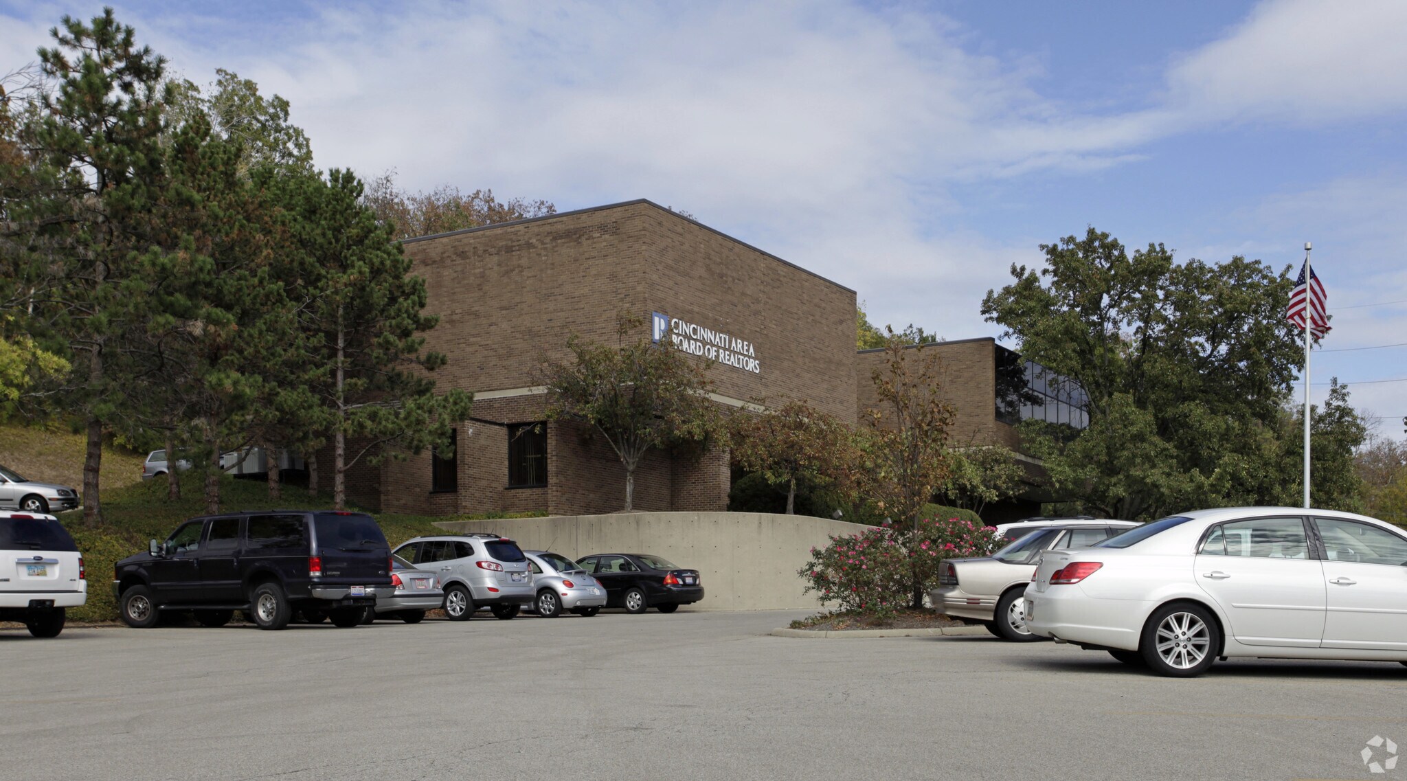 14 Knollcrest Dr, Reading, OH for sale Primary Photo- Image 1 of 1