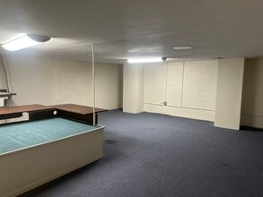 42156 10th St W, Lancaster, CA for lease Interior Photo- Image 2 of 8