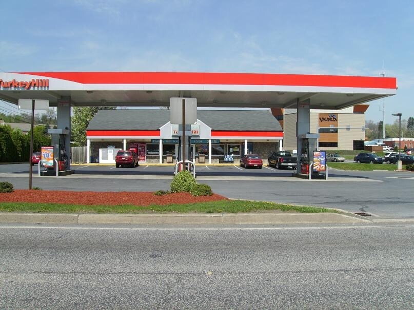 90 Gibraltar Rd, Reading, PA 19606