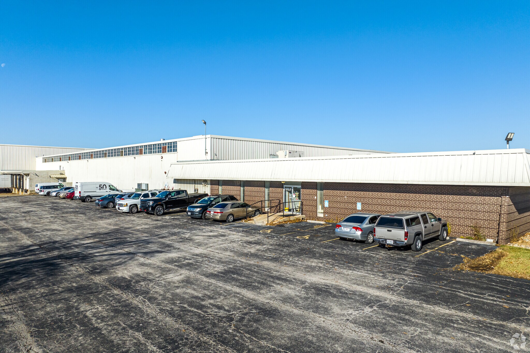 14320 W 101st Ter, Lenexa, KS for sale Primary Photo- Image 1 of 1