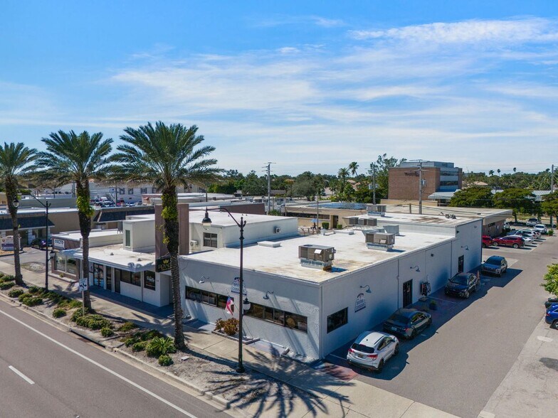 212 Tamiami Trl S, Venice, FL for sale - Building Photo - Image 2 of 9