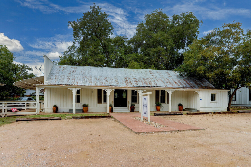 106 N Washington St, Round Top, TX for sale - Building Photo - Image 1 of 1