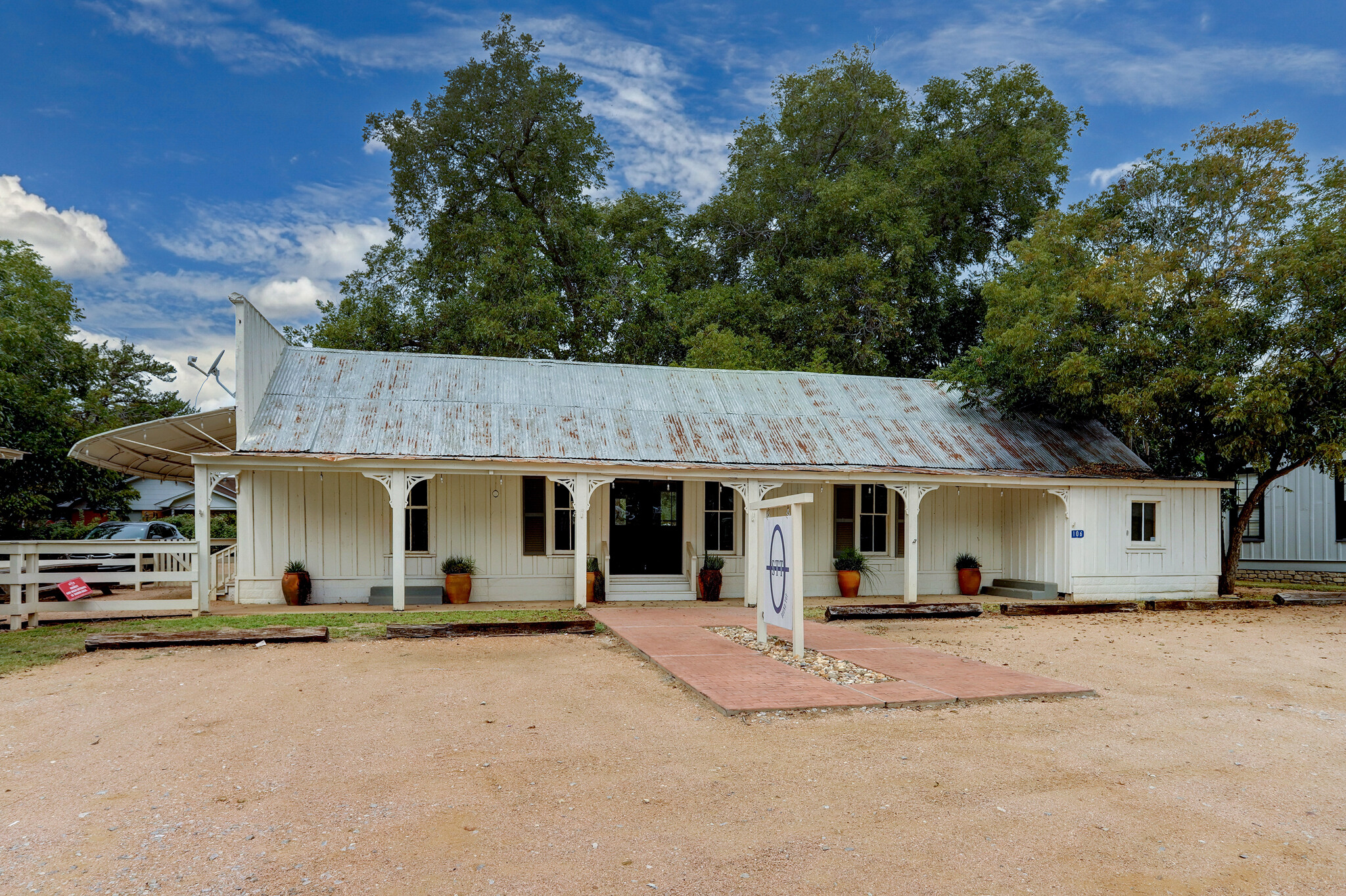 106 N Washington St, Round Top, TX for sale Building Photo- Image 1 of 1