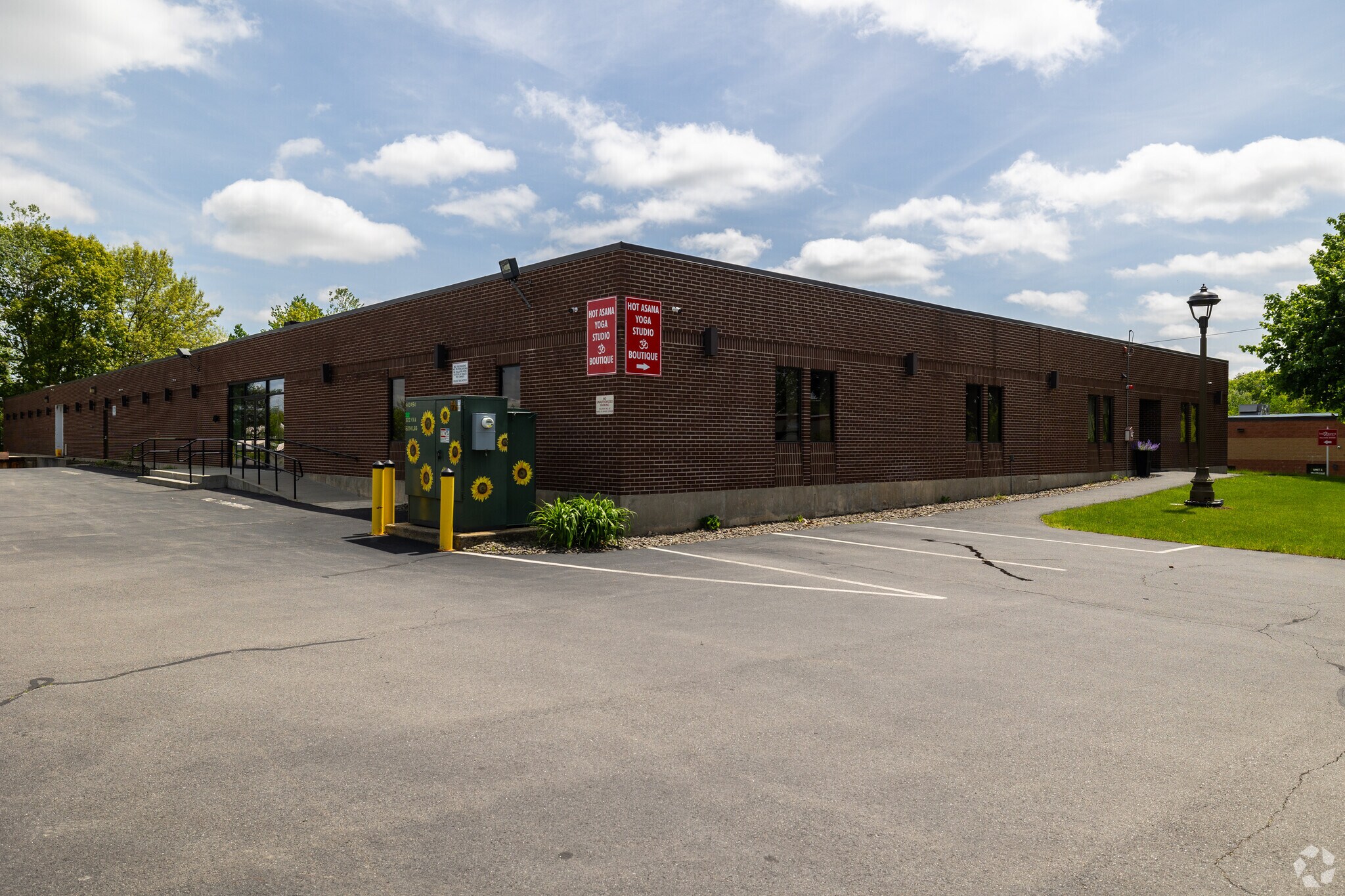 6 A St, Derry, NH for sale Primary Photo- Image 1 of 1