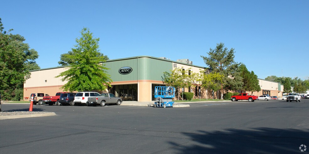655 Spice Islands Dr, Sparks, NV for lease - Primary Photo - Image 1 of 6