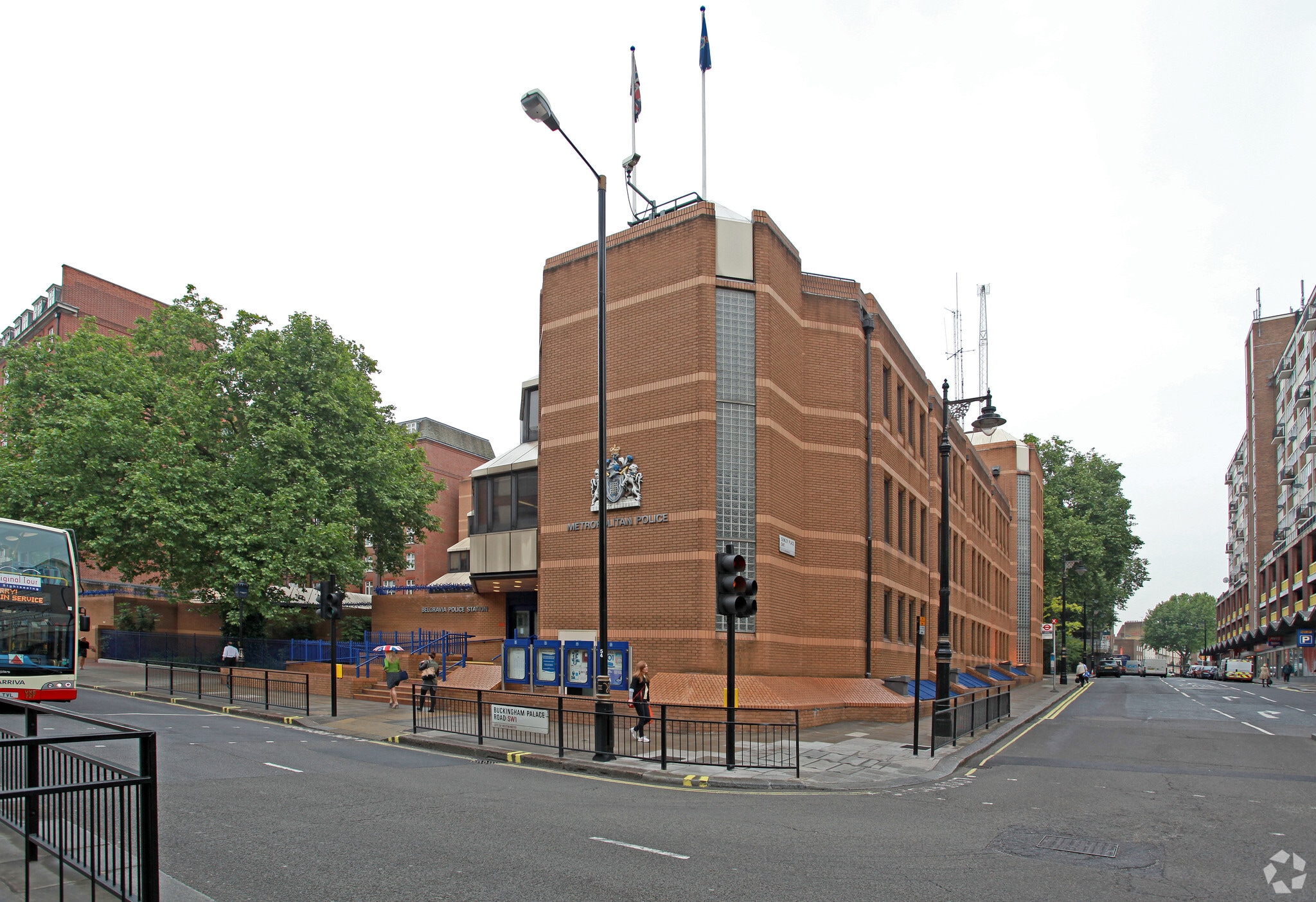 202-206 Buckingham Palace Rd, London for sale Primary Photo- Image 1 of 1