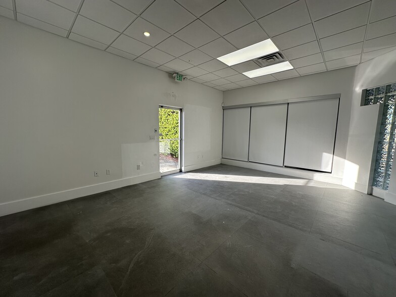 2040 Washington St, Hollywood, FL for lease - Building Photo - Image 2 of 15