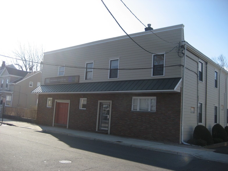 351 W Clinton St, Haledon, NJ for sale - Primary Photo - Image 1 of 4