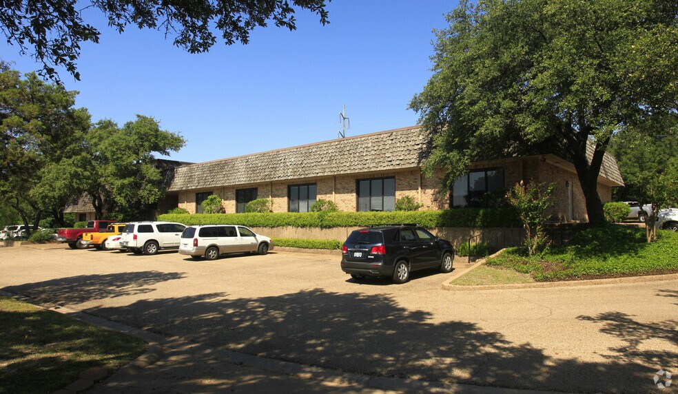 7111 Bosque Blvd, Waco, TX for sale - Primary Photo - Image 1 of 1