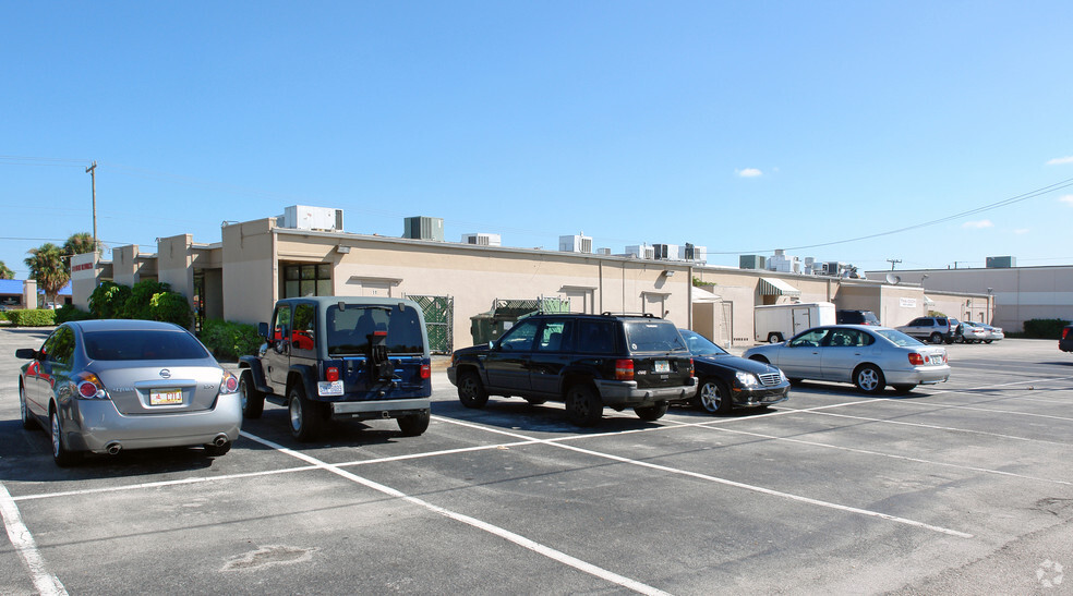 450 Northlake Blvd, Lake Park, FL for lease - Building Photo - Image 3 of 3