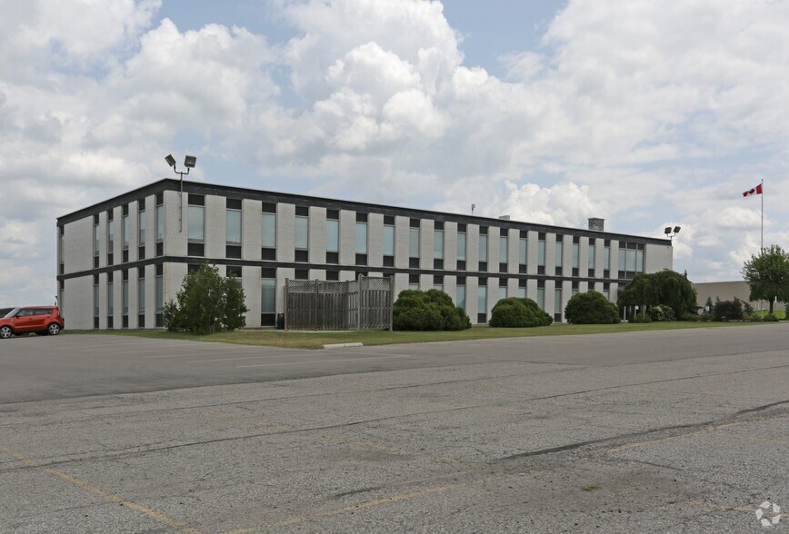 225 Henry St, Brantford, ON for lease - Building Photo - Image 2 of 3