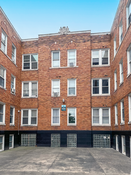 2199 Lansing St, Detroit, MI for sale - Building Photo - Image 2 of 8