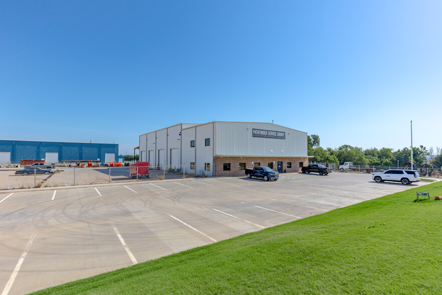 9601 W Reno Ave, Oklahoma City, OK for lease - Building Photo - Image 3 of 8