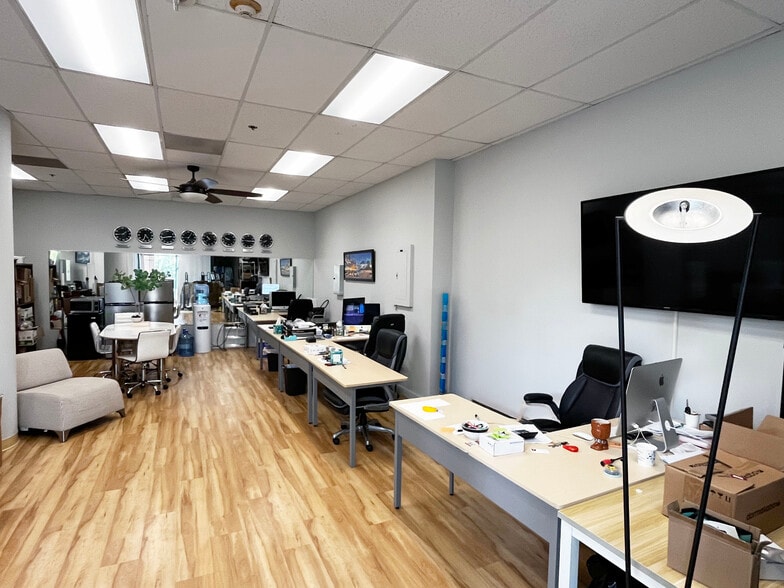 1888 Kalakaua Ave, Honolulu, HI for sale - Interior Photo - Image 2 of 8