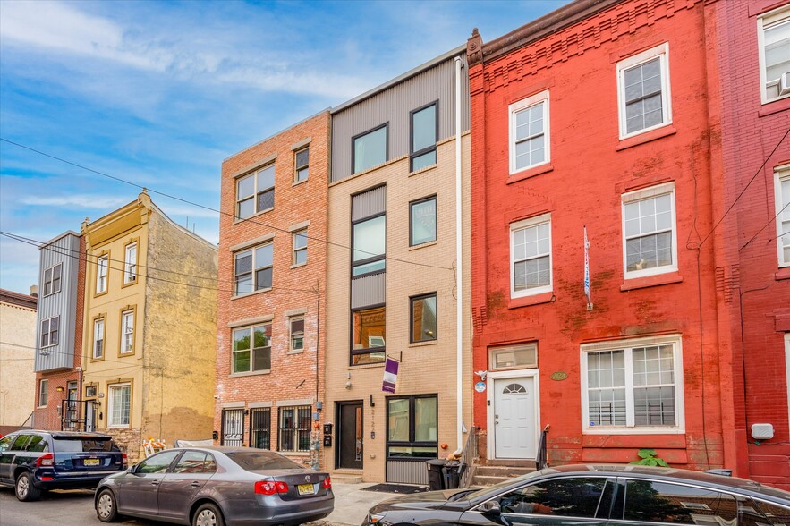 2122 N 17th St, Philadelphia, PA for sale - Primary Photo - Image 1 of 22