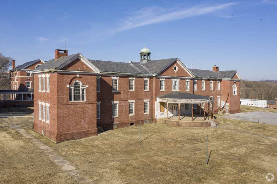 Warfield Ave, Sykesville, MD for sale - Primary Photo - Image 1 of 8