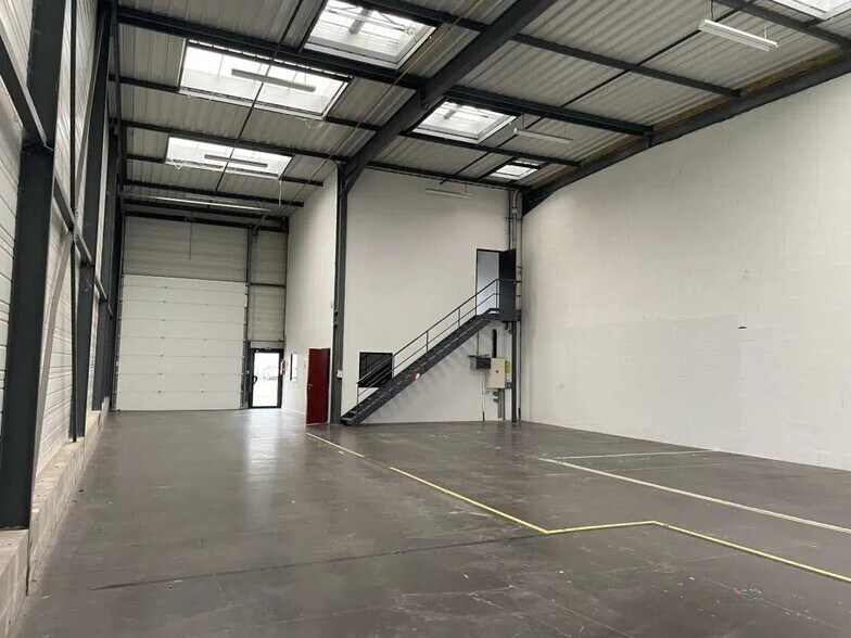 in Saint-Priest for sale - Building Photo - Image 1 of 1