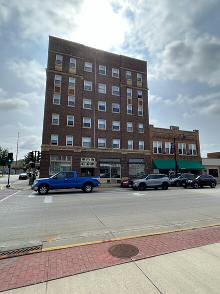 103 E Maple Ave, Beaver Dam, WI for sale - Building Photo - Image 1 of 10