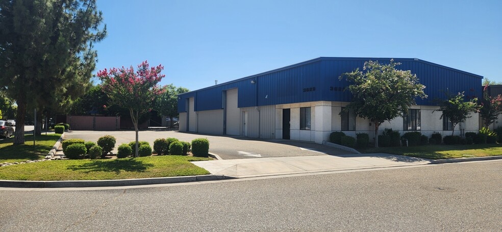 3629 W Gettysburg Ave, Fresno, CA for lease - Building Photo - Image 1 of 4