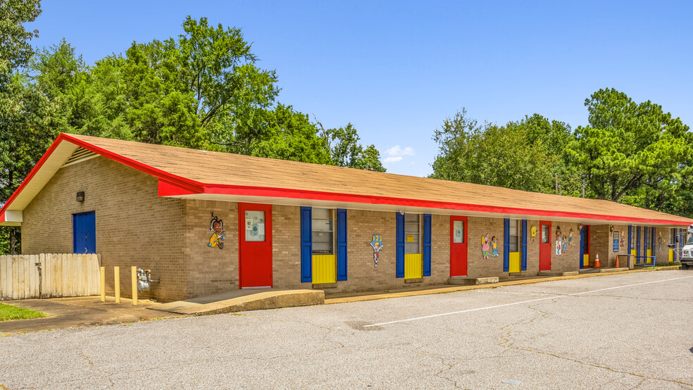 5400 Knight Arnold Rd, Memphis, TN for sale - Building Photo - Image 2 of 8