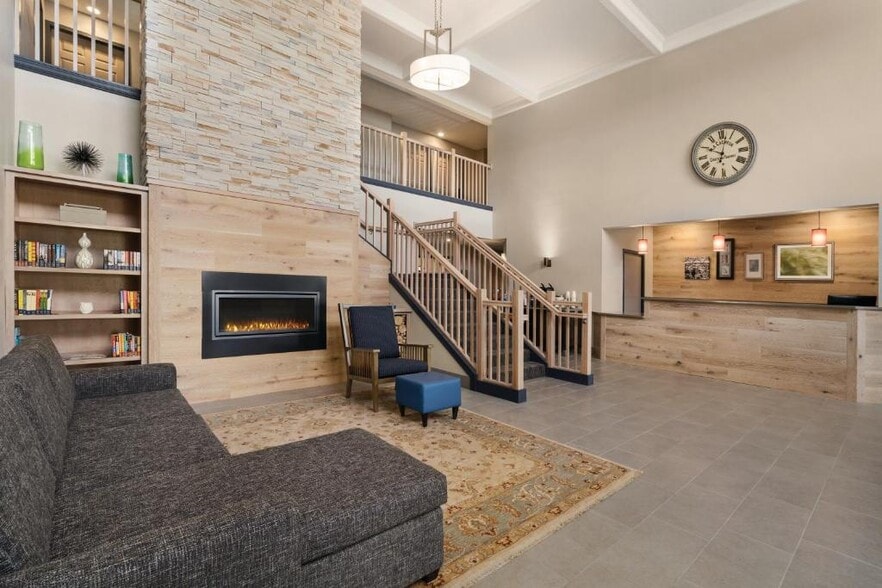 1330 Highway 10, Detroit Lakes, MN for sale - Building Photo - Image 3 of 7