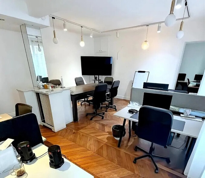 Office in Paris for lease - Interior Photo - Image 3 of 5