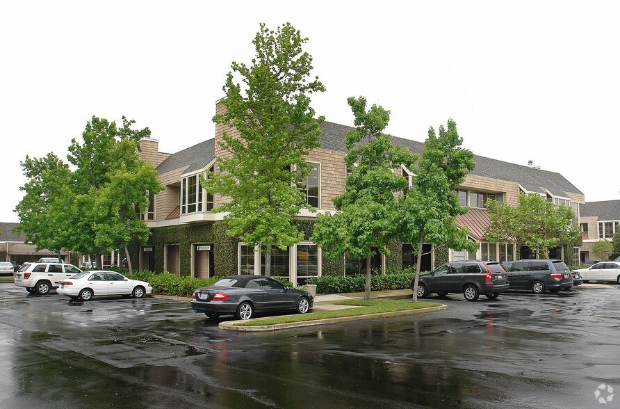 151 Kalmus Dr, Costa Mesa, CA for sale - Primary Photo - Image 1 of 1