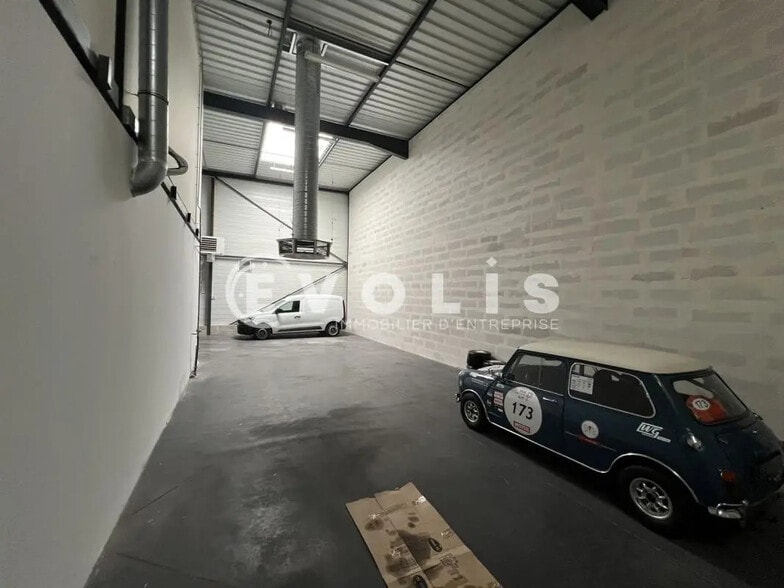 Office in Saint-Fons for lease - Interior Photo - Image 3 of 7