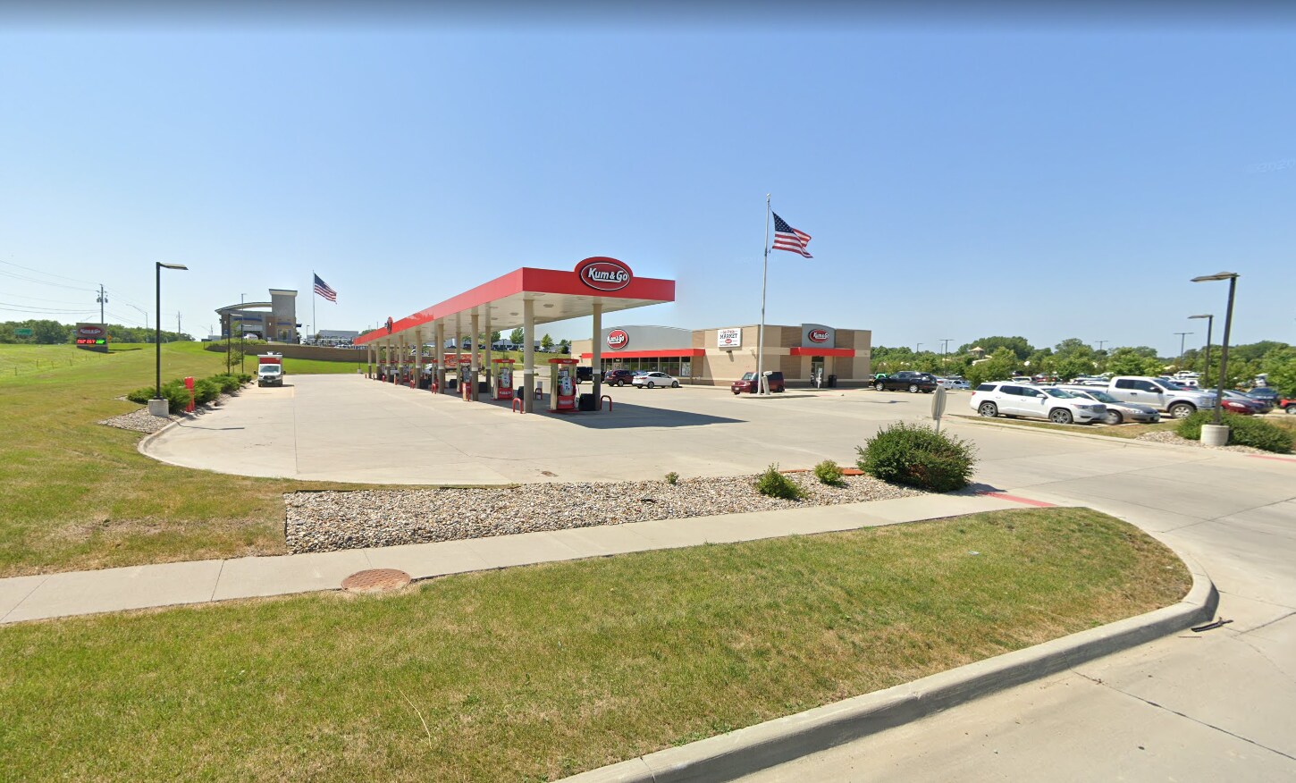 11989 Hickman Rd, Urbandale, IA for sale Primary Photo- Image 1 of 1