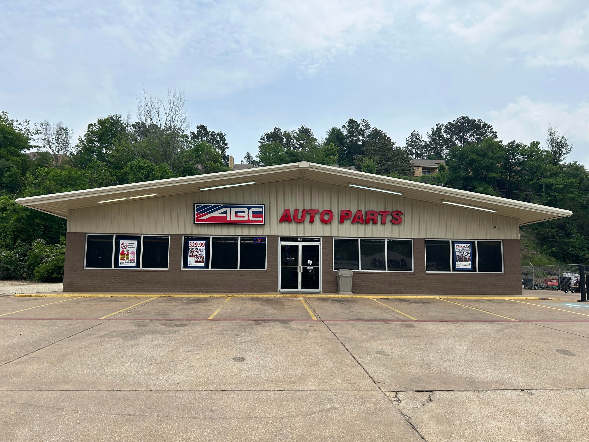 716 N University Dr, Nacogdoches, TX for lease Building Photo- Image 1 of 6