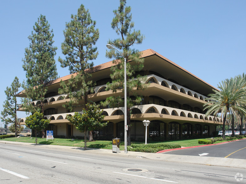 1901 E 4th St, Santa Ana, CA for lease - Building Photo - Image 1 of 1