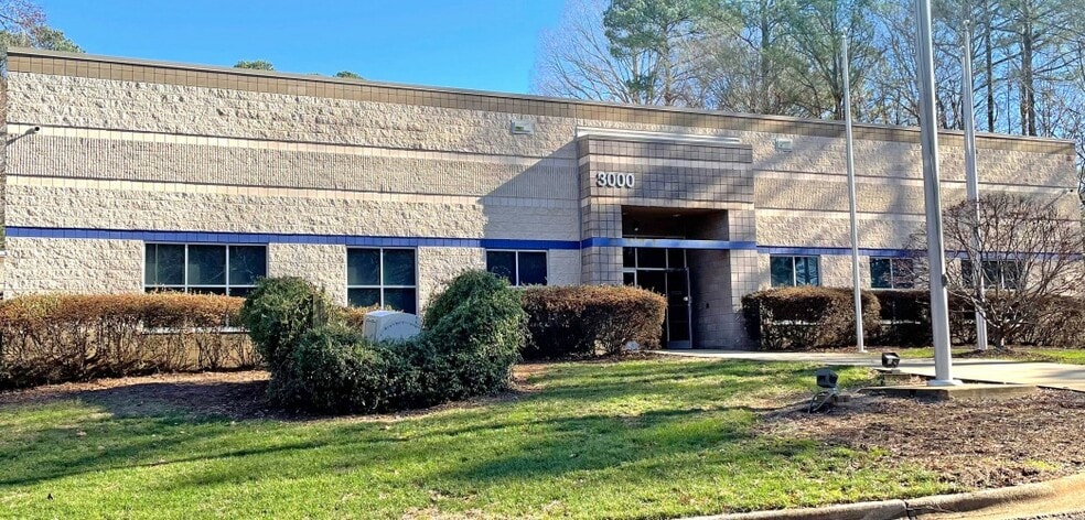 3000 Weston Pky, Cary, NC for lease - Building Photo - Image 1 of 4